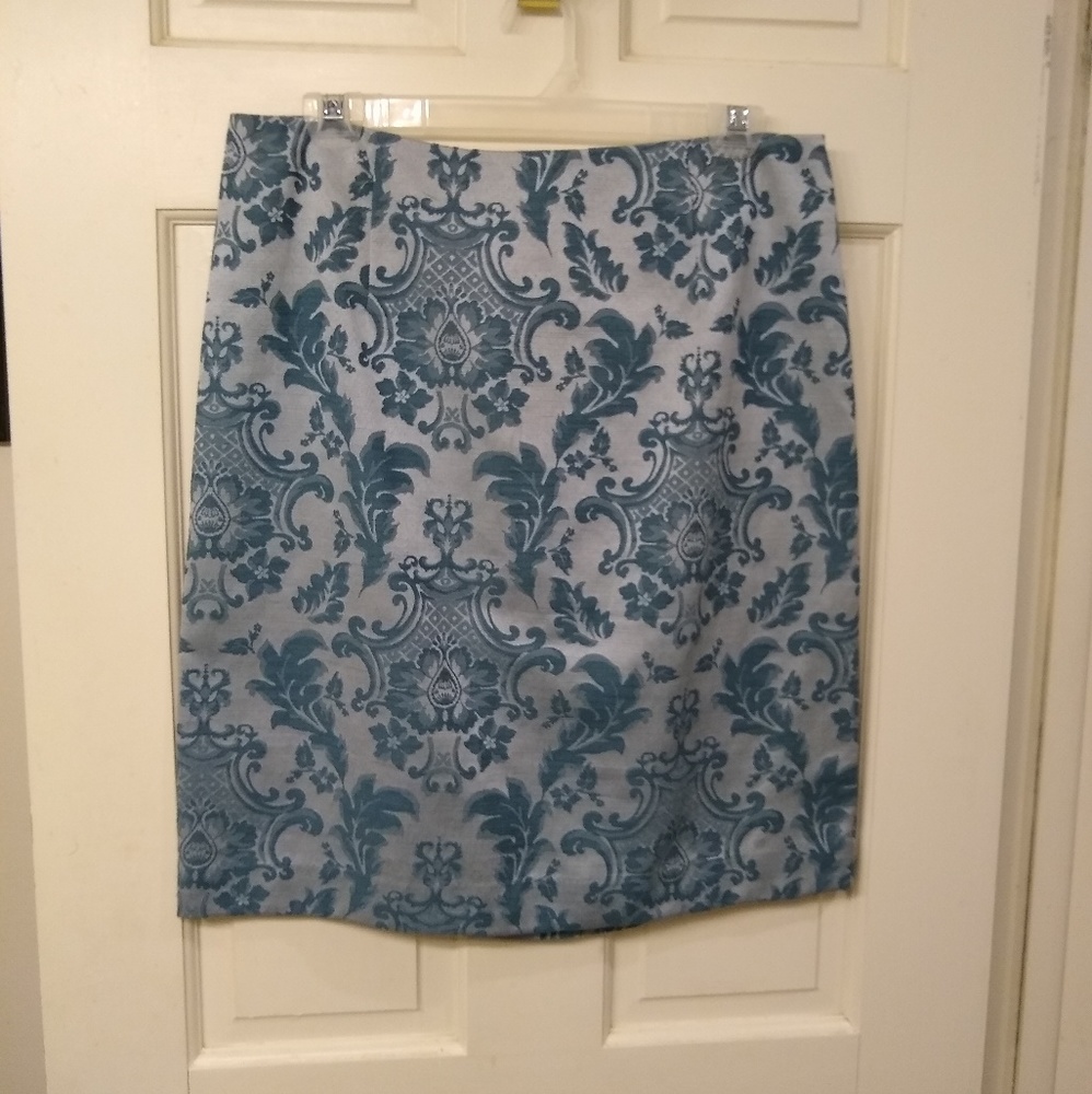 🧡Merona blue patterned skirt (size 8)